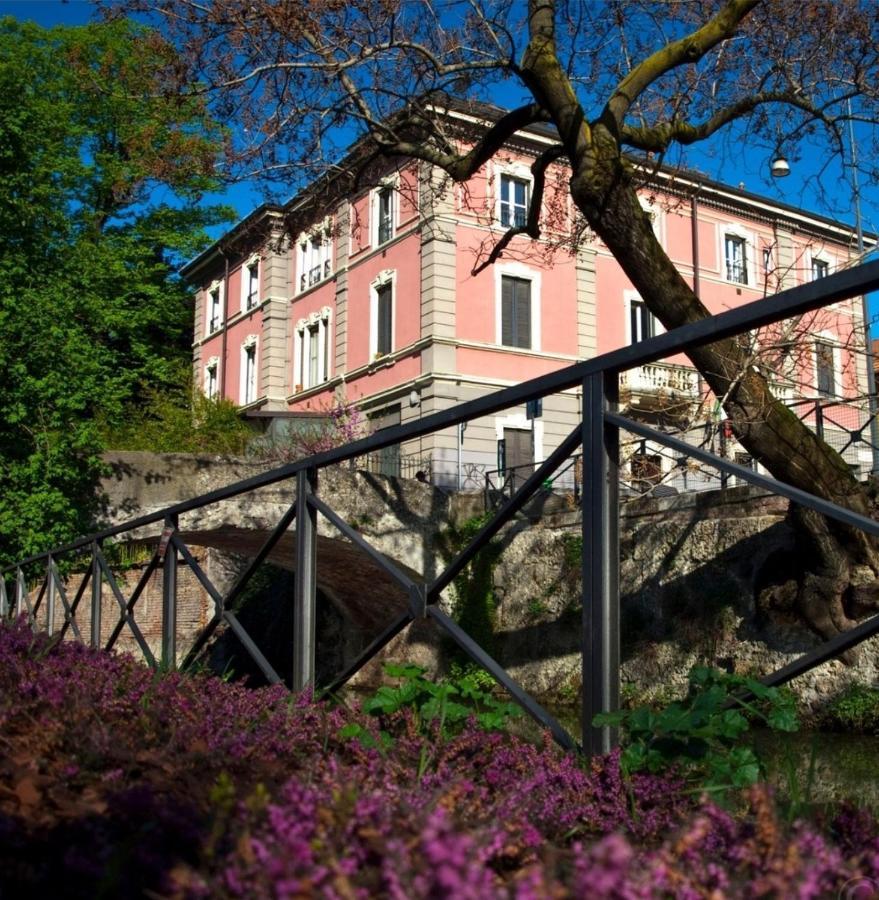 Trilocale In Villa Signorile Milan Exterior photo